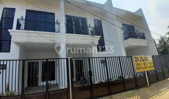 Rumah Cantik dan Kokoh 2 Lantai di Cibubur dijual