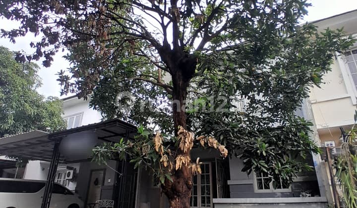 Rumah Tingkat Modern Atap Baja Ringan di Kota Wisata