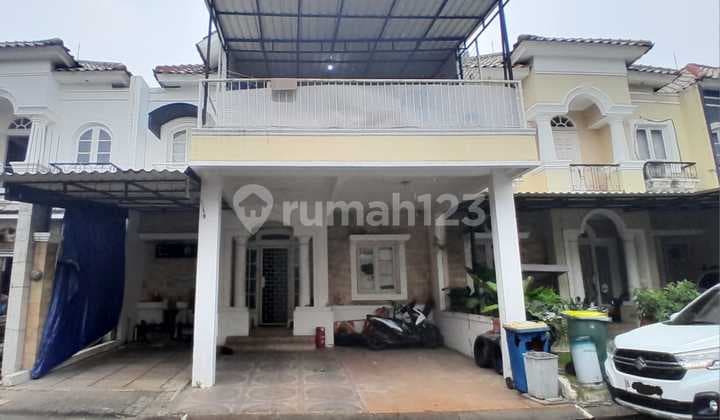 Rumah Tingkat Eksklusif di Raffles Hills