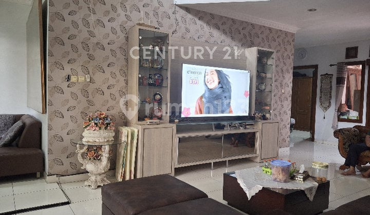 Luxury and Very Well-Maintained House in the Center of Bandung City