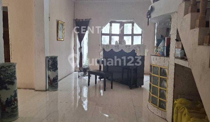 Rumah Sangat Strategis di Mainroad Jl Terusan Kopo