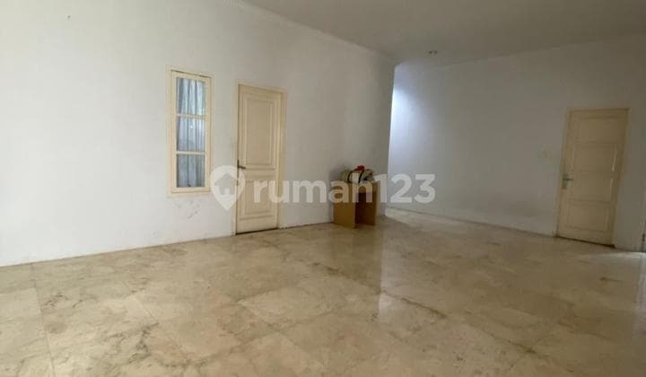 Rumah di Daerah Kebayoran Baru