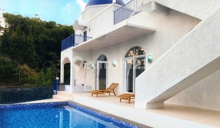 For sale villa in Puncak Megamendung