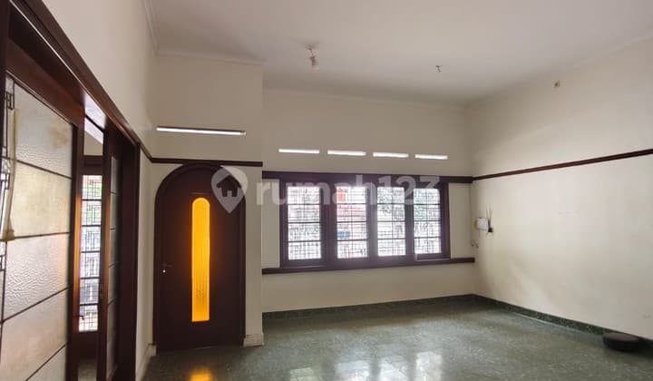 Ruang Usaha Mainroad di Gatot Subroto Bandung