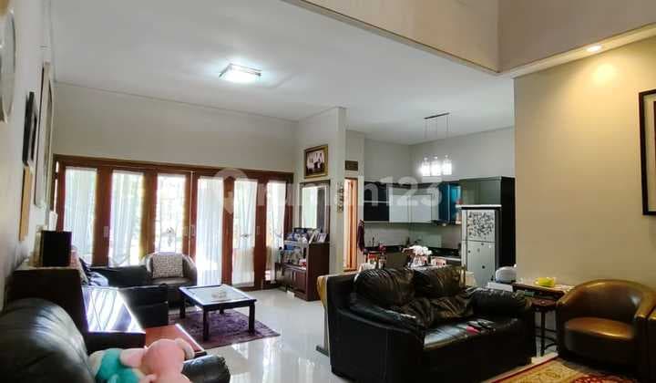 Rumah Asri 2 Lantai di Gegerkalong Bandung