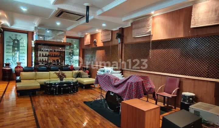 Rumah Mewah Dijual Full Bangunan di Terusan Jakarta Bandung