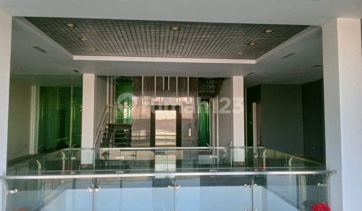 Gedung Multifungsi Lokasi Strategis di Fatmawati Jakarta Selatan