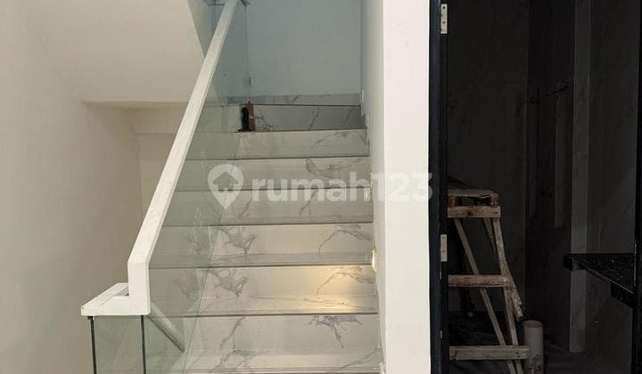 D Jual Rumah Golf Lake