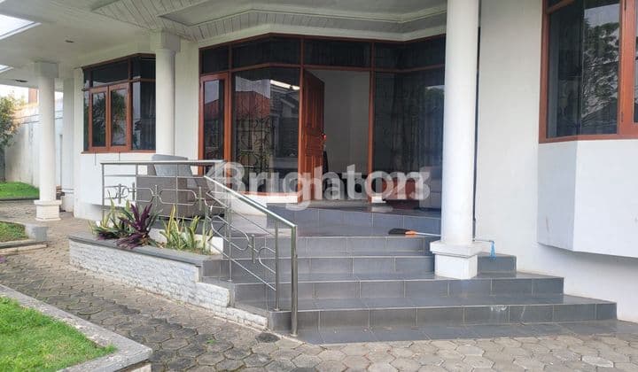 Rumah mewah besar di Setramurni Bandung