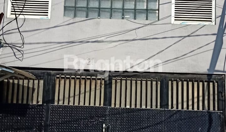 Rumah kos 15 kamar lokasi strategis jalan raya depan Halte busway