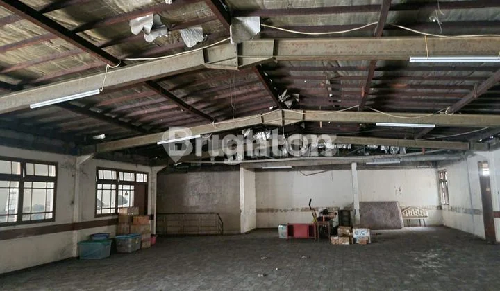 Rumah Tua Besar Tanjung Duren Raya Jakarta Barat