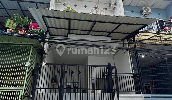 Bu Rumah 3 Lantai Full Furnished Siap Huni di Teluk Gong Jakarta Utara