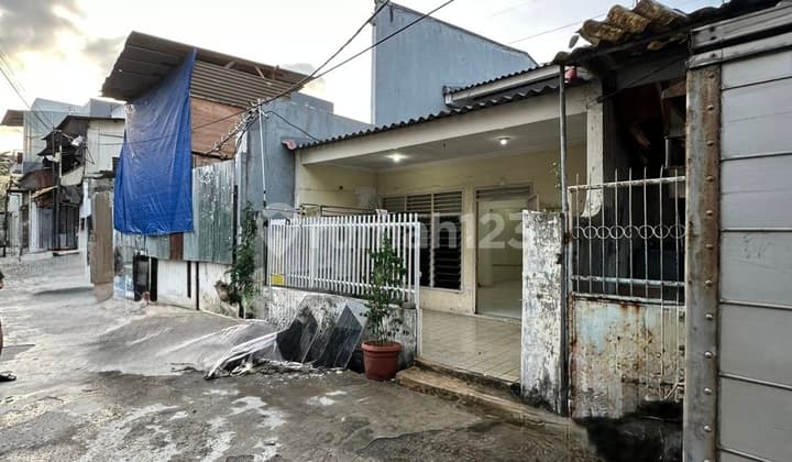 2-Story House in Bandengan, North Jakarta