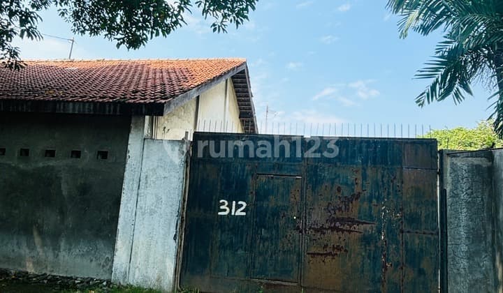 Dijual Tanah Lokasi Strategis di Semarang Barat Pinggir Jalan Besar, Hanya 5 Menit ke Pintu Tol Krapyak Semarang