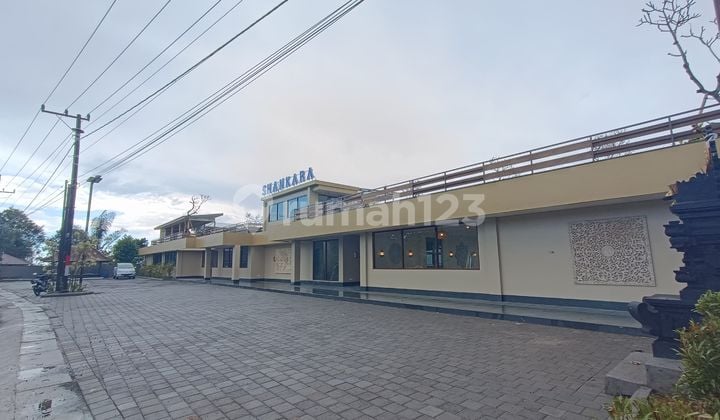 Dijual Gedung Usaha dengan View Lembah dan Danau di Jl. Wanagiri