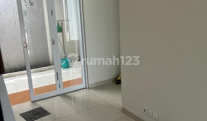 Miliki Hunian Nyaman Kamar Tidur 3+1, Harga Sangat Menarik di Bawah Harga Pasar, di Graha Raya Bintaro.