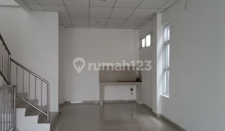 Miliki Ruko Lokasi Sangat Strategis, Bebas Banjir, Lokasi Jakarta Selatan, Siap Huni.