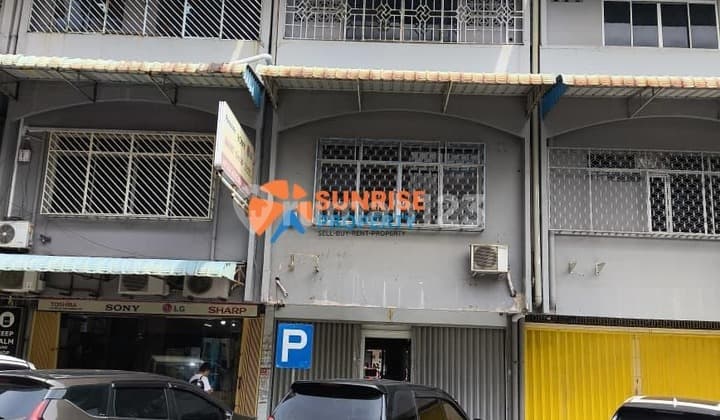 Dijual Ruko 3,5 Lantai Nagoya Komplek Bumi Indah