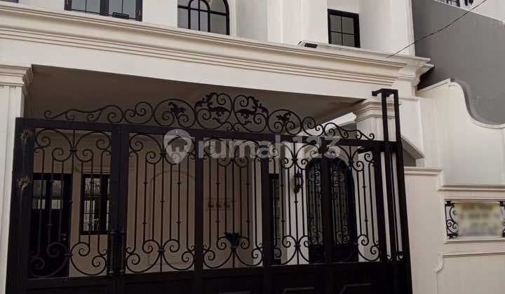 Dijual Hunian Eksklusif & Nyaman dengan Private Pool di Kembangan, Joglo
