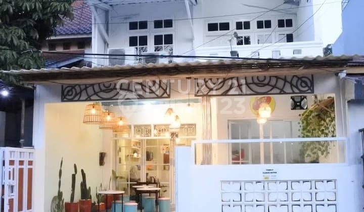 BUSINESS HOUSE COFFEE SHOP BY THE ROAD EAST KELAPA GADING