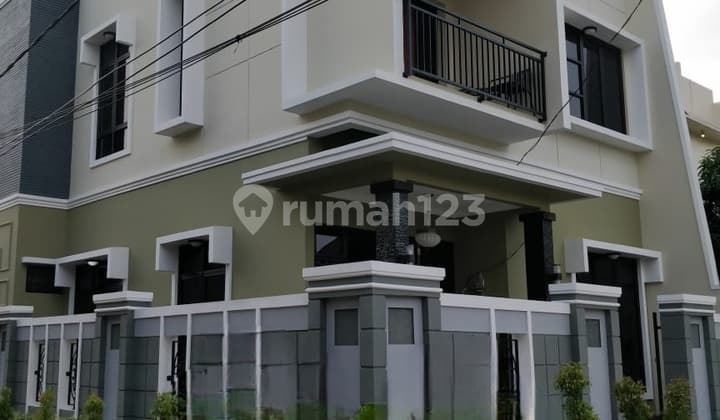 Jatiwaringin Rumah Cantik Siap Huni Dalam Komplek Perumahan