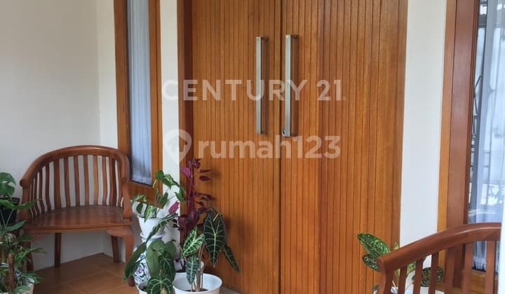 RUMAH CANTIK 2LT BARU RENOV SIAP HUNI DI PONDOK KELAPA
