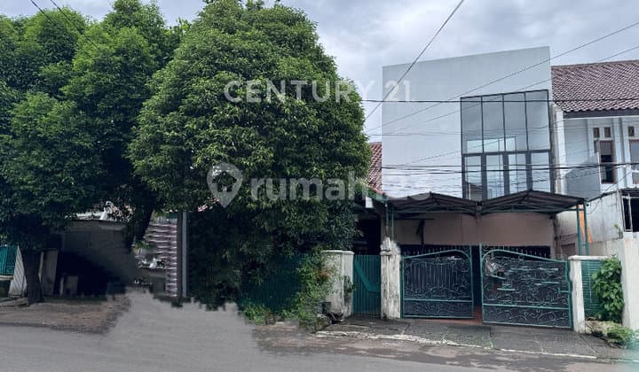 Rumah Tinggal Kavling Luas Berlokasi Strategis Di Jakarta Timur