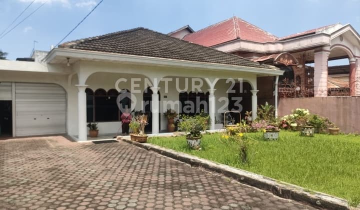 Rumah dengan Tanah Luas di Sei Batu Gingging, Medan