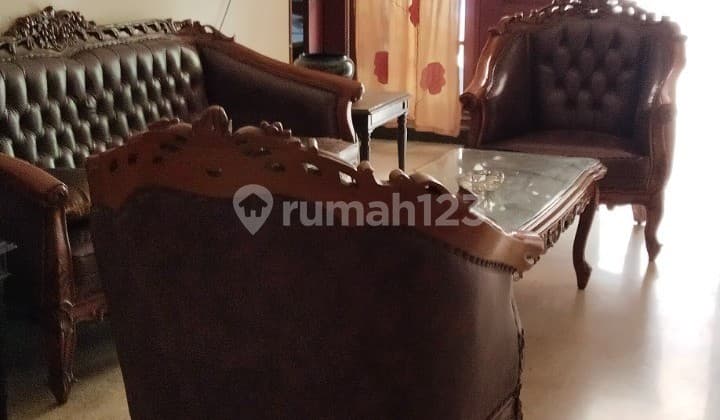 Rumah Lama Butuh Renovasi di Guntur, Setiabudi