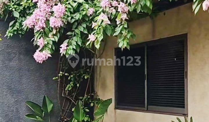 Rumah 2 Lantai Terletak Di Sektor 2 Bintaro