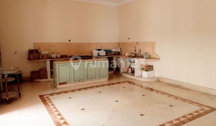 Rumah Hadap Taman Di Pondok Indah Jakarta Selatan