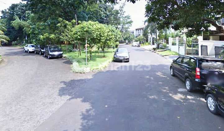 Rumah Hadap Taman Di Pondok Indah Jakarta Selatan