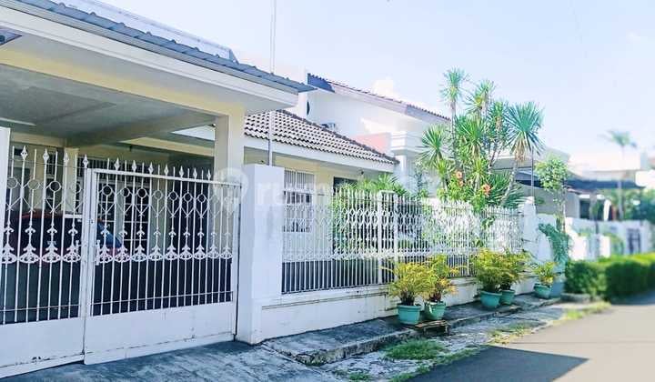 Rumah Klasik di Bintaro Jakarta Selatan