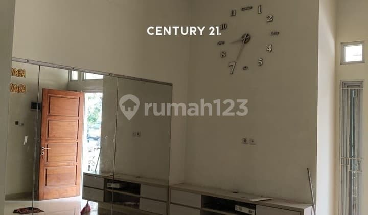 Rumah Bagus Siap Huni Di Cluster Beverly Lippo Cikarang