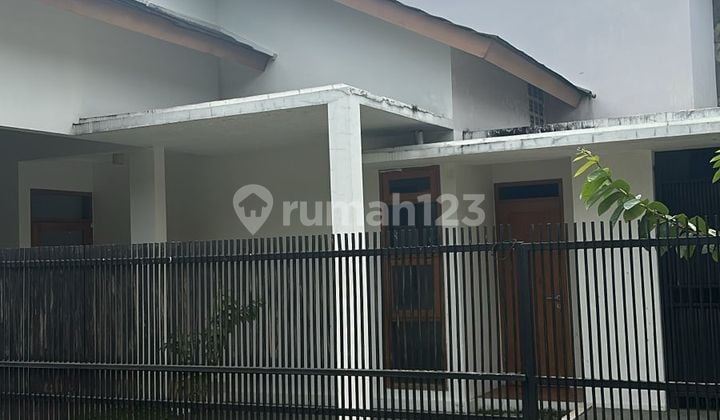 Rumah Bagus Semi Furnished SHM Ciwaruga, Bandung