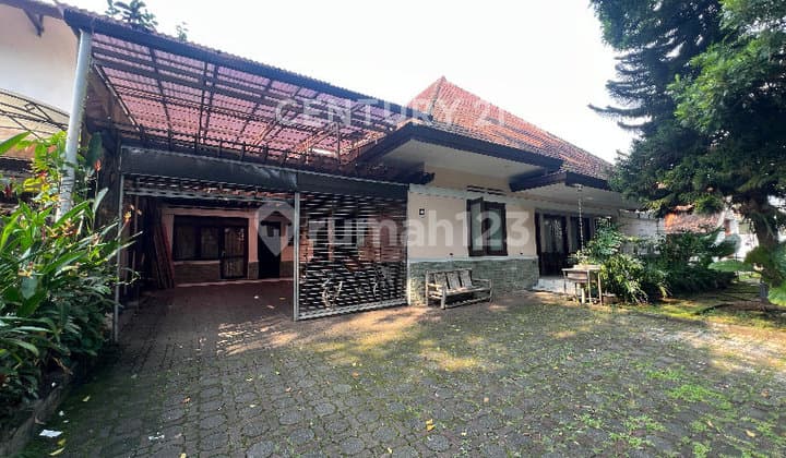 Rumah Tengku Angkasa Dago Bandung Asri Siap Huni