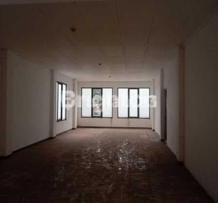 Ruko Lebar 5 Di Area Langsep Dieng Kota Malang