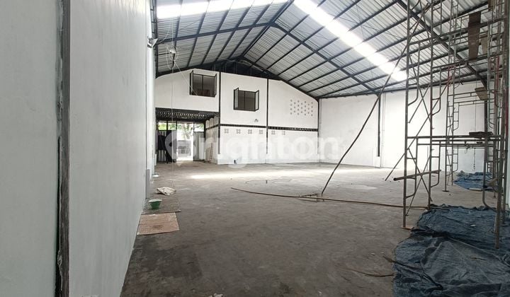 Gudang kan dengan kantor modern cantik area dekat Exit Toll Bandara Abdul Rahman Saleh kota Malang