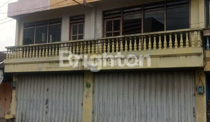 Ruko kan dekat alun-alun Kota Batu Malang