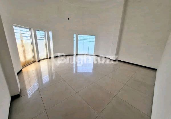 Ruko 3 Lantai, Parkir Luas Di Blimbing Kota Malang