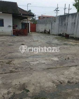 Gudang Semi Tertutup Cocok Untuk Parkiran Truk Dan Tronton Di Janti Malang Gudang di Sukun 500.0 m² Unfurnished SHM