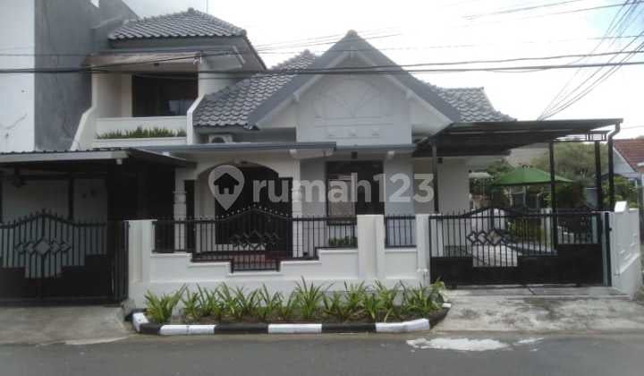 5-Bedroom Fully Furnished House Ready to Occupy in Sulfat, Malang