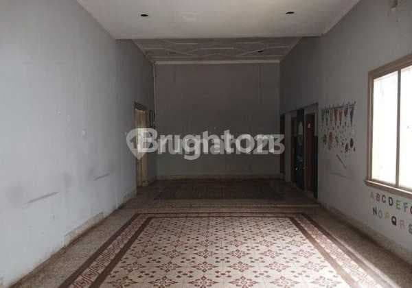 Tanah Luas 1000 dan Bangunan Cocok untuk Kafe Resto di Poros Kota Dekat Hotel Santika Malang