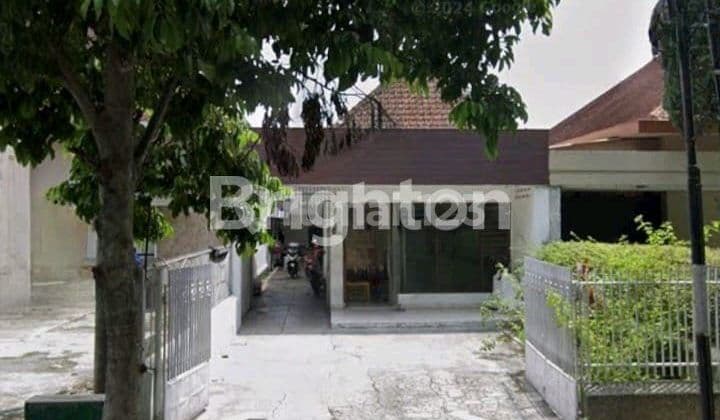 Rumah Besar Cocok Untuk Kantor, Resto, Kafe, Showroom Dekat Pasar Klojen Kota Malang