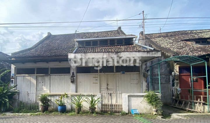 RUMAH HITUNG TANAH di DEKAT PASAR BESAR MALANG