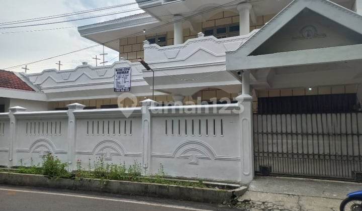 Rumah 2 Lantai di Arjosari