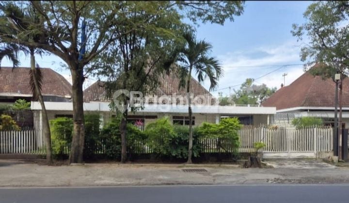 HUNIAN LUAS COCOK untuk USAHA di TENGAH KOTA