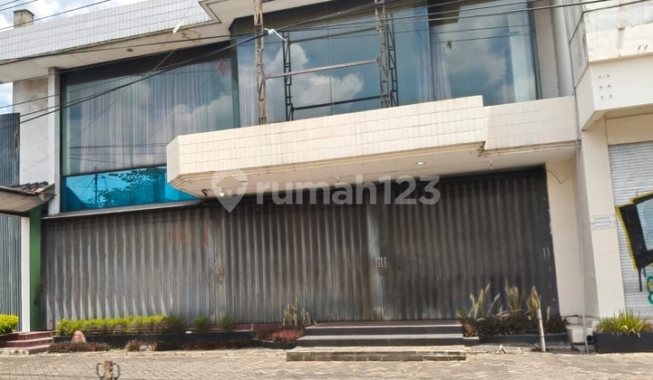 Ruko 2 Lantai Lokasi Strategis Tengah Kota