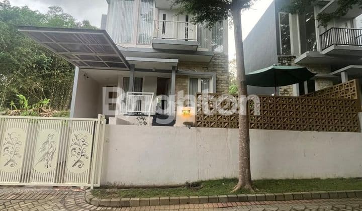 RUMAH VILLA 2 LANTAI di WISATA BUKIT SENTUL