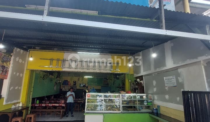 Tempat Usaha Strategis Pinggir Jalan Raya
